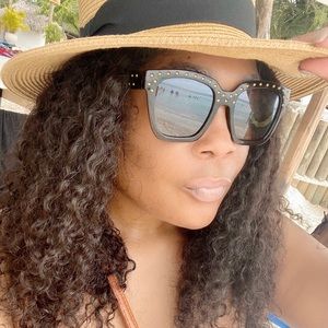 Meet your Posher, Keisha